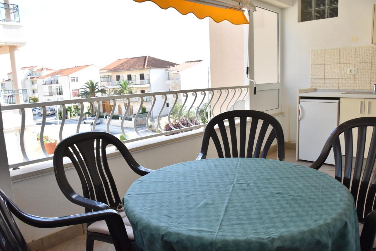 Apartments Stone Tucepi Luaran gambar