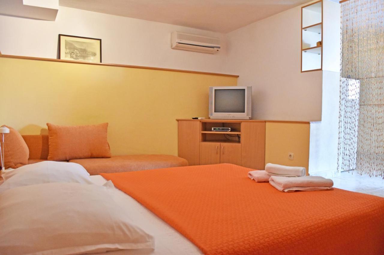 Apartments Stone Tucepi Luaran gambar