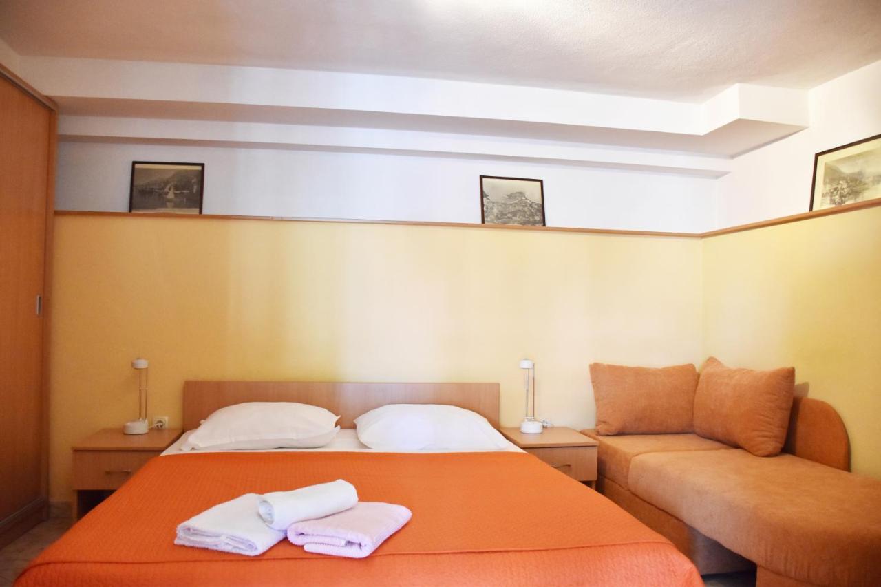 Apartments Stone Tucepi Luaran gambar