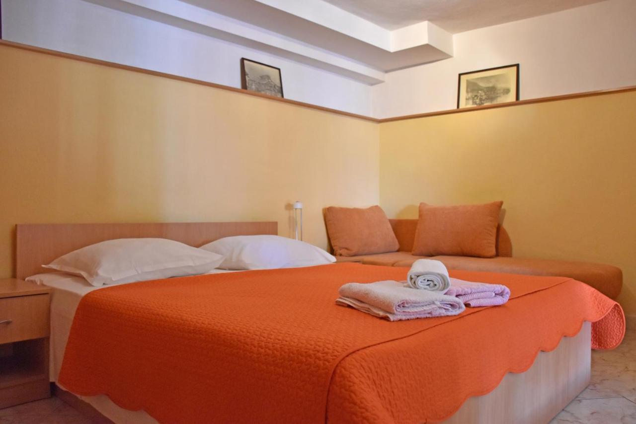 Apartments Stone Tucepi Luaran gambar