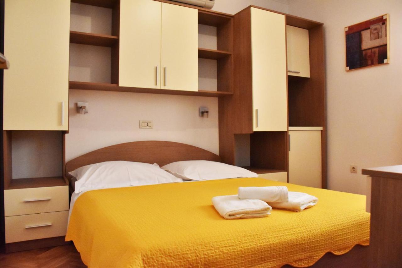 Apartments Stone Tucepi Luaran gambar