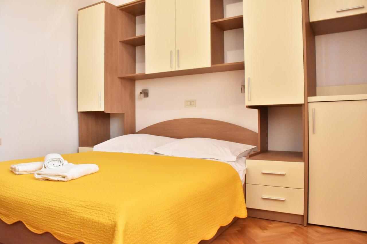 Apartments Stone Tucepi Luaran gambar